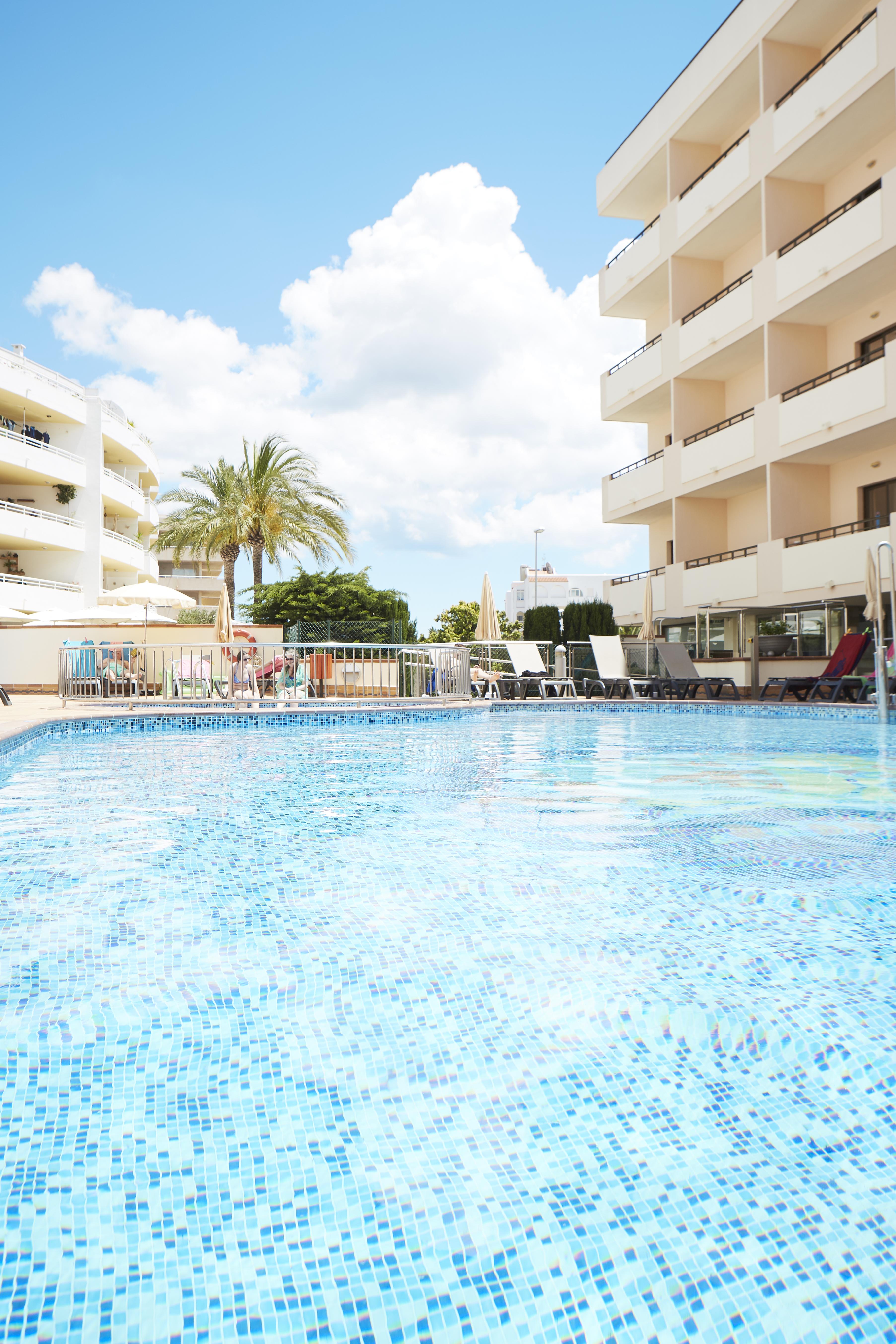 Invisa Hotel La Cala (Adults Only) Santa Eulària des Riu Εξωτερικό φωτογραφία