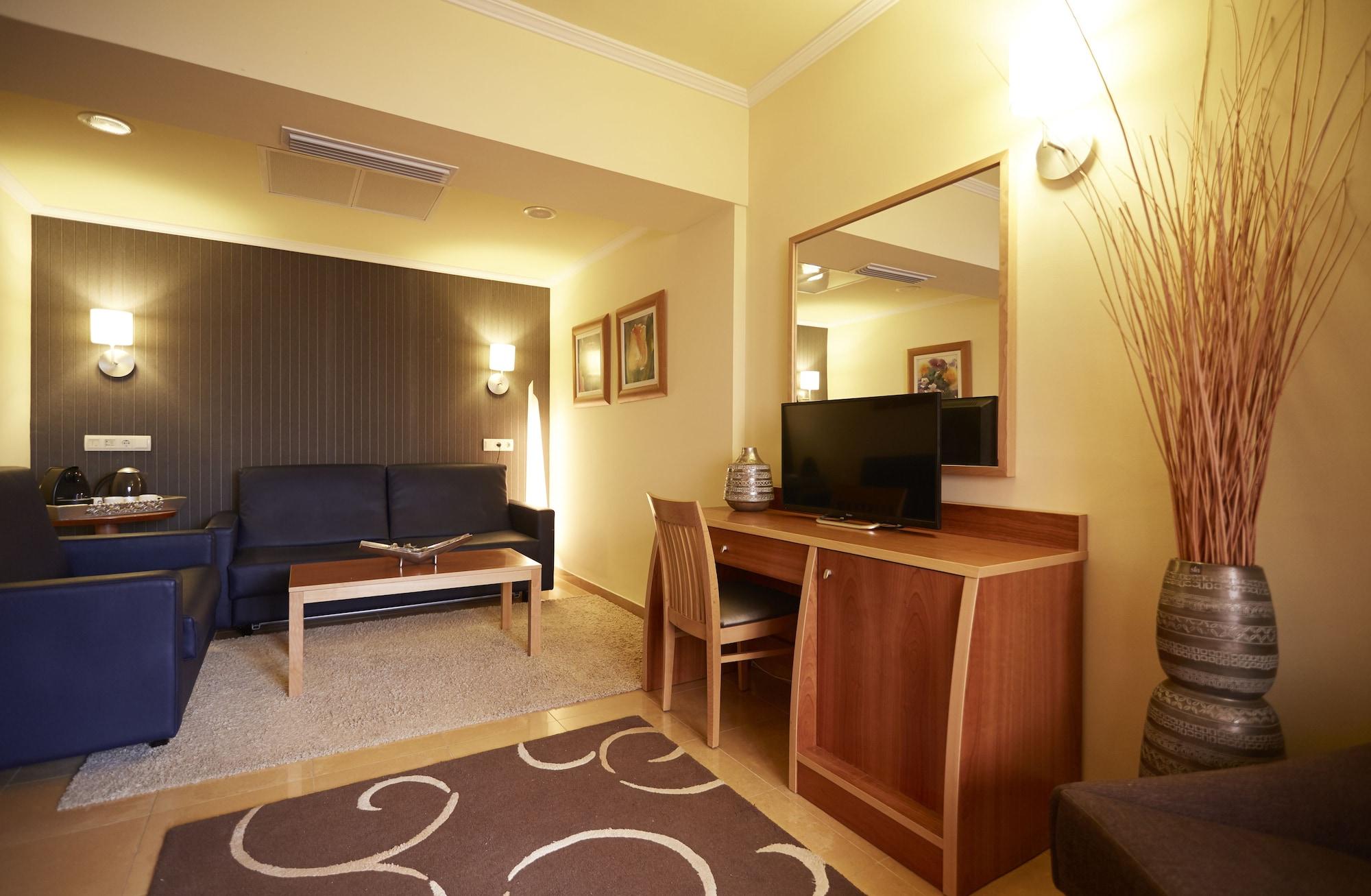 Invisa Hotel La Cala (Adults Only) Santa Eulària des Riu Εξωτερικό φωτογραφία