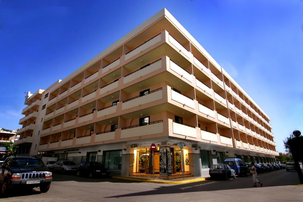 Invisa Hotel La Cala (Adults Only) Santa Eulària des Riu Εξωτερικό φωτογραφία